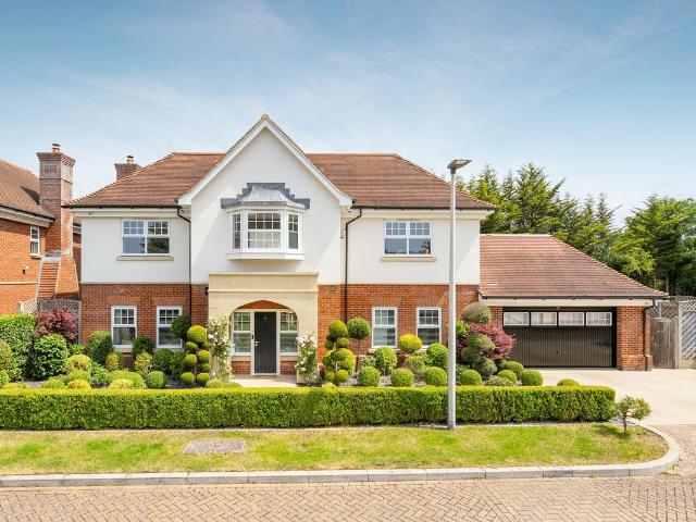 House for rent in Cranbourne, Winkfield