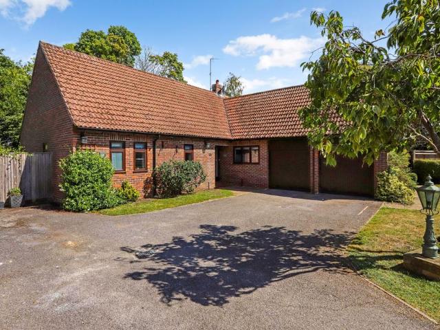 House for rent in Fole, Surrey