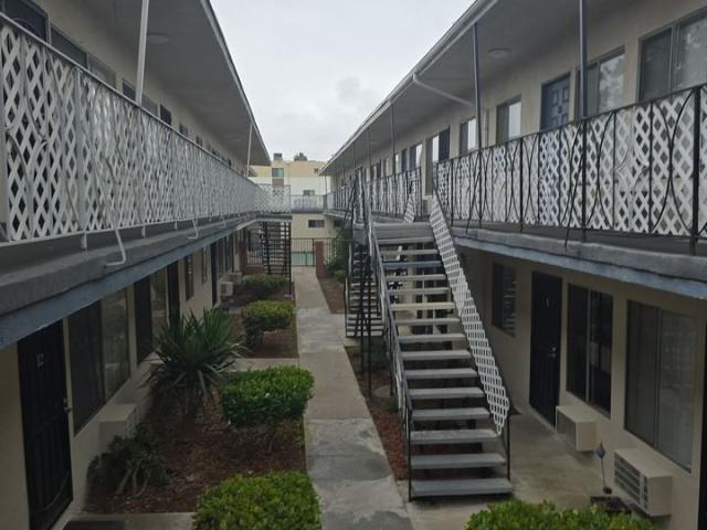 Apartment for rent in California