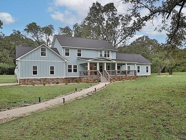 House for sale in Pine Mountain