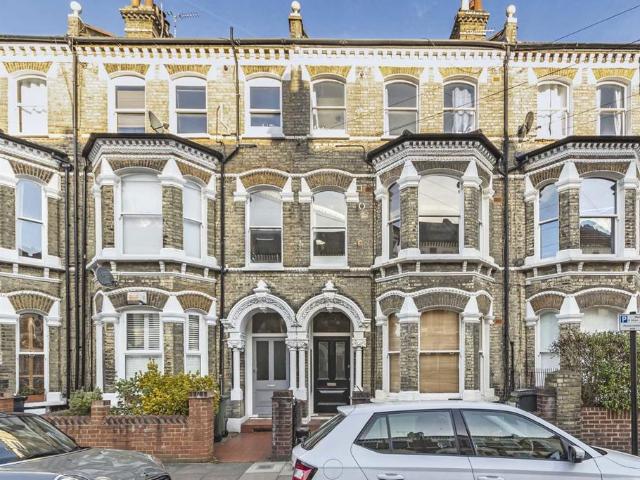 Apartment for rent in Stockwell, Greater London
