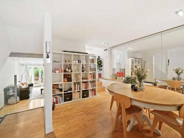 Apartment for rent in Stockwell, Greater London