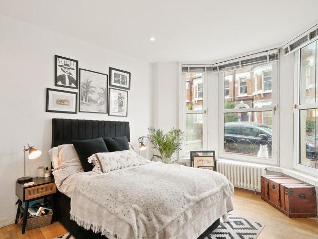Apartment for rent in Stockwell Park, Greater London