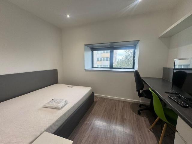Studio for rent in Pennycomequick, Plymouth