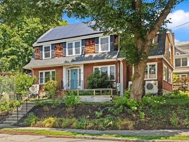 House for sale in Newton