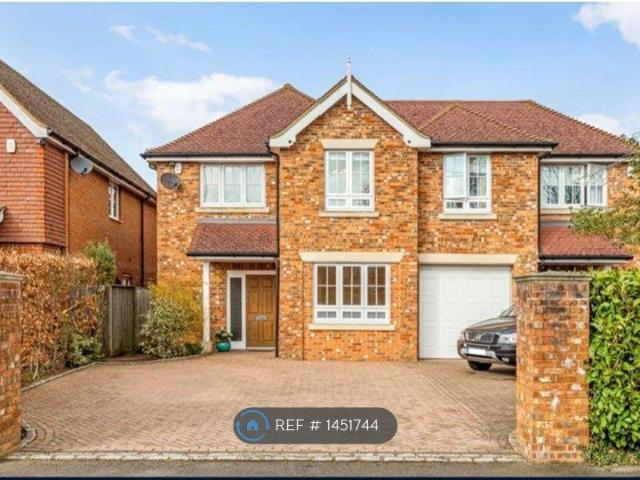 House for rent in Holtspur, Beaconsfield