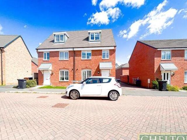 House for sale in Northampton, Northamptonshire