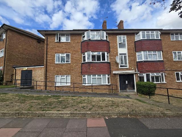 Apartment for rent in Albany Park, Greater London