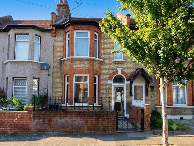 House for rent in Loxford, Greater London