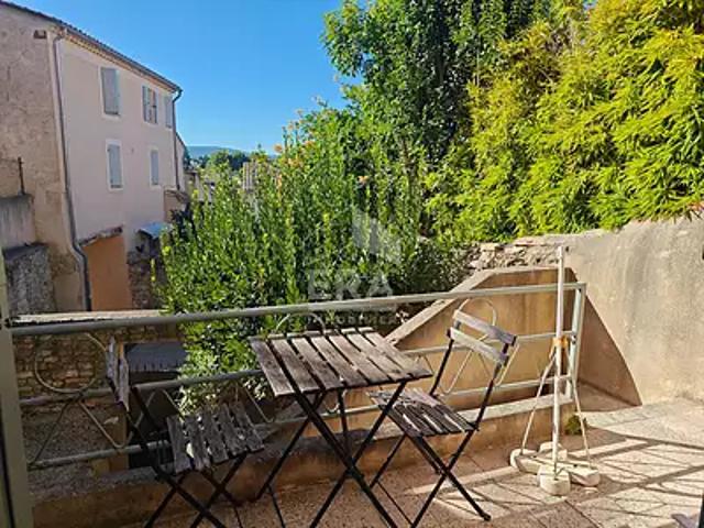 Appartement location à Place des Arcades, Mazan