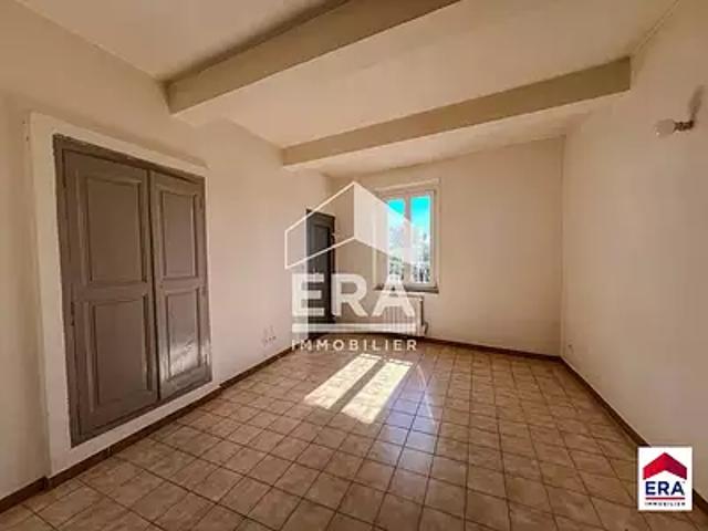 Appartement location à Place des Arcades, Mazan