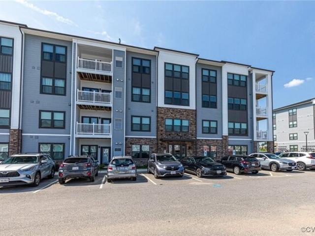 Condo for sale in Chesterfield