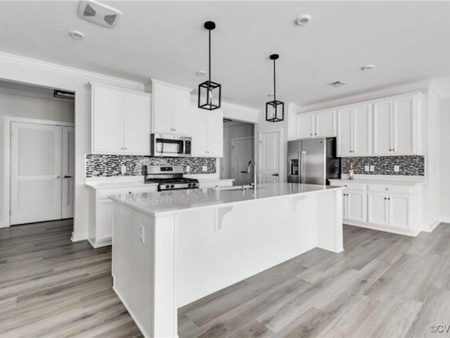 Condo for sale in Midlothian