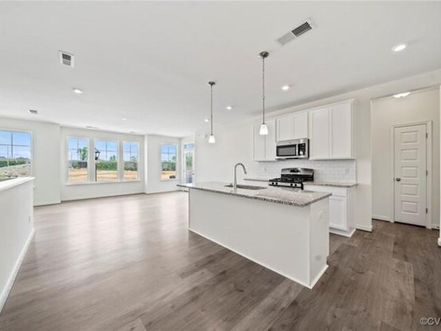 Condo for sale in Midlothian