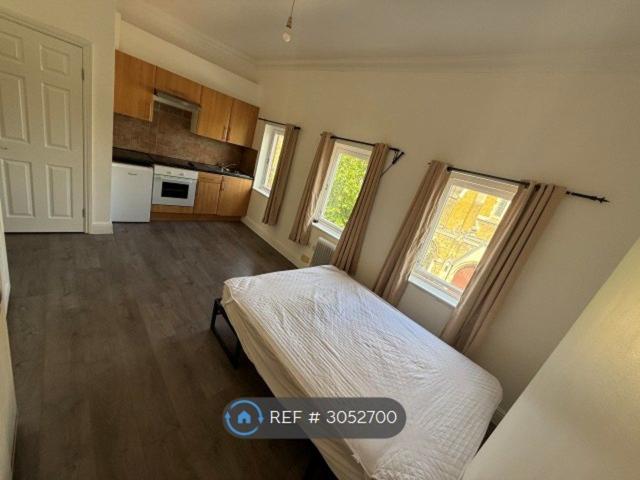 Studio for rent in London Borough of Camden, Greater London