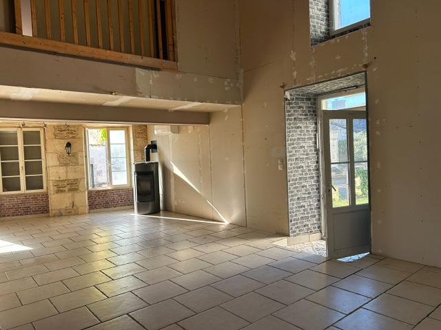Maison vente à Saint-Jean-d'Angély, Mazeray