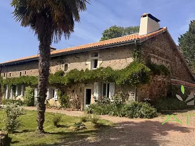 Maison vente à Confolens, Mazerolles