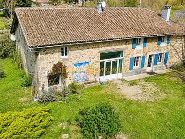 Maison vente à Confolens, Mazerolles