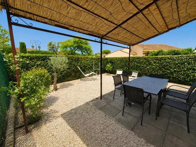 Ferme vente à Arles, Mouriès