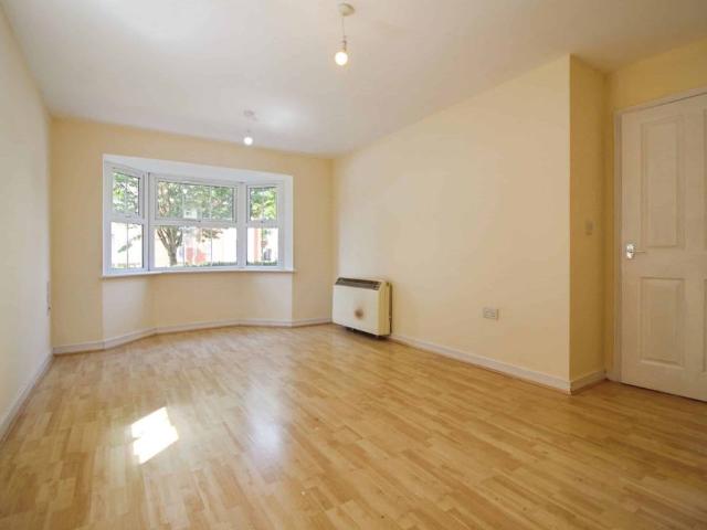 Apartment for rent in Haydon End, Abbey Mead