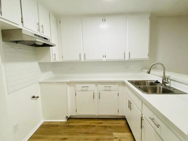 Apartment for rent in Canoga Park, California