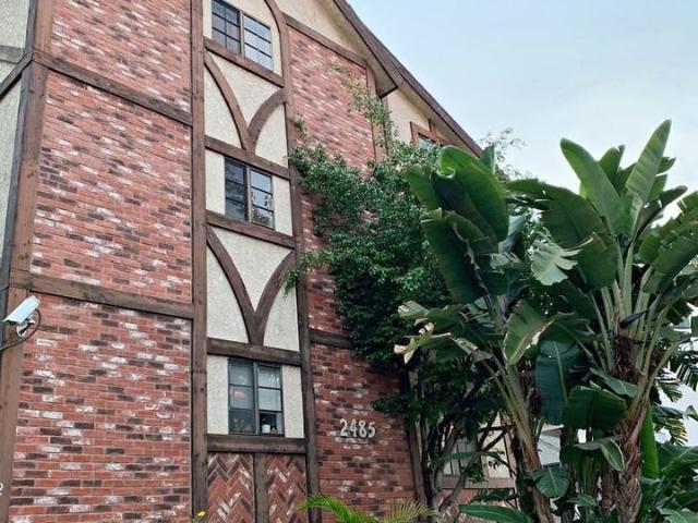 Apartment for rent in Canoga Park, California
