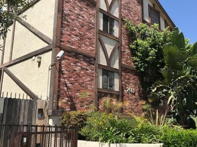 Apartment for rent in Canoga Park, California