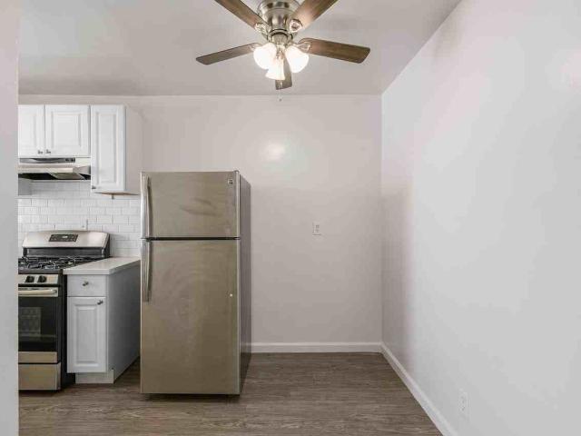 Apartment for rent in Canoga Park, California