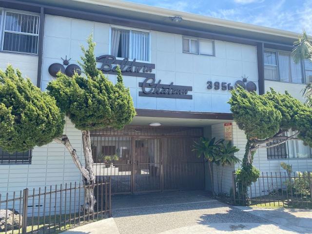 Apartment for rent in Canoga Park, California