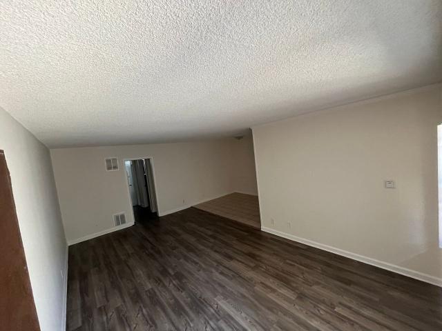 Apartment for rent in Canoga Park, California