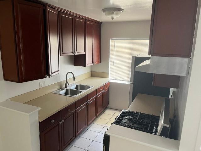 Apartment for rent in Canoga Park, California