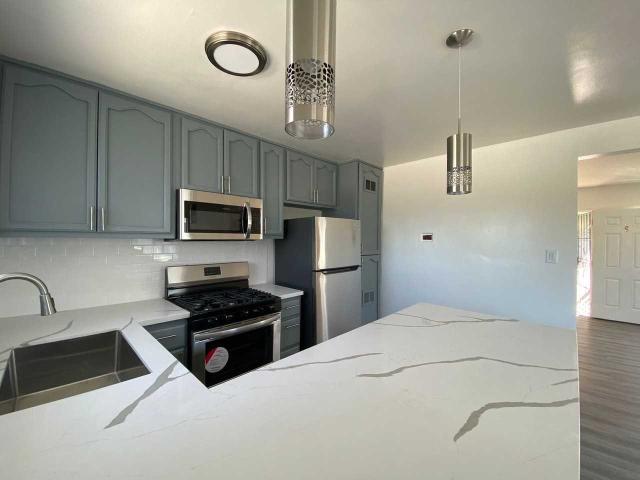 Apartment for rent in Canoga Park, California