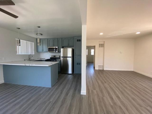 Apartment for rent in Canoga Park, California