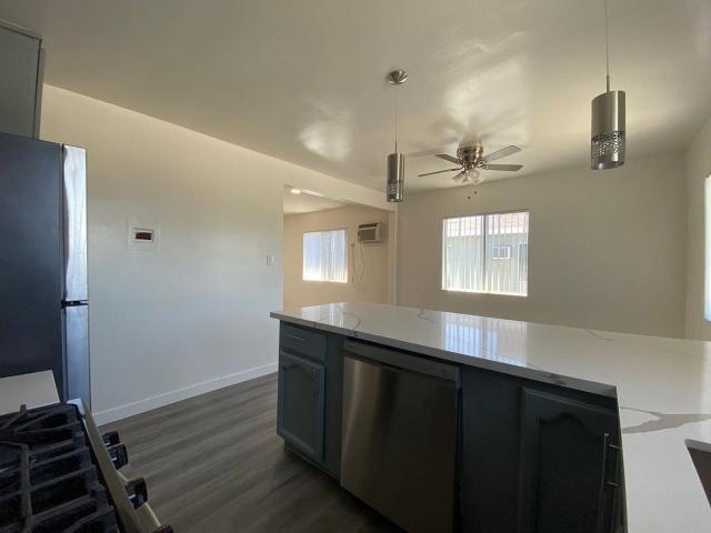 Apartment for rent in Canoga Park, California