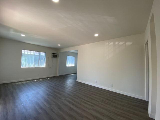 Apartment for rent in Canoga Park, California