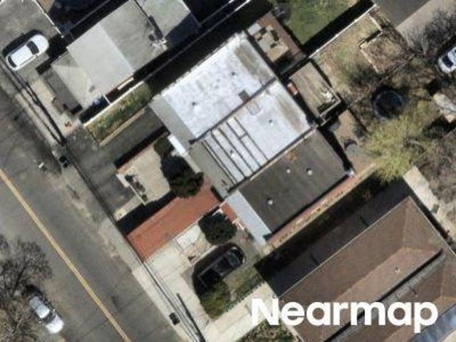 House for sale in The Bronx, Arverne