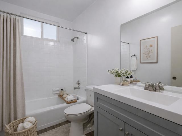 Apartment for rent in Canoga Park, California