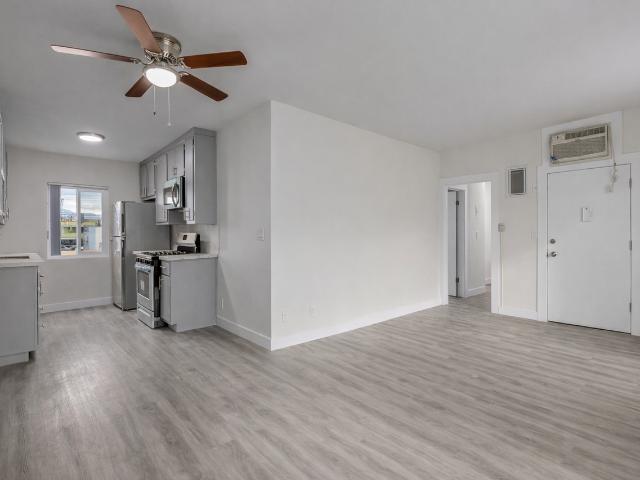 Apartment for rent in Canoga Park, California