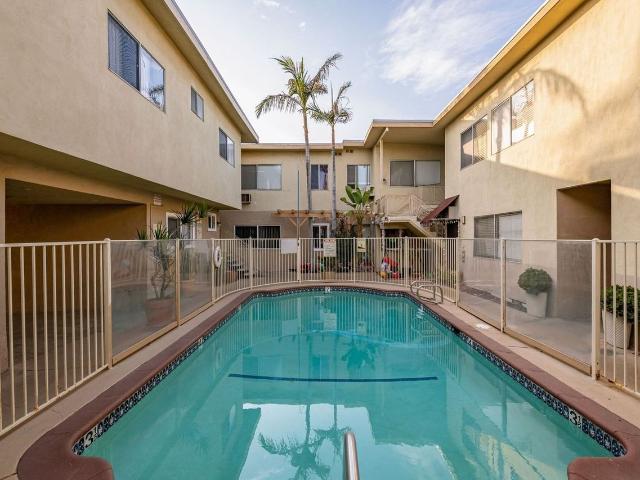 Apartment for rent in Canoga Park, California