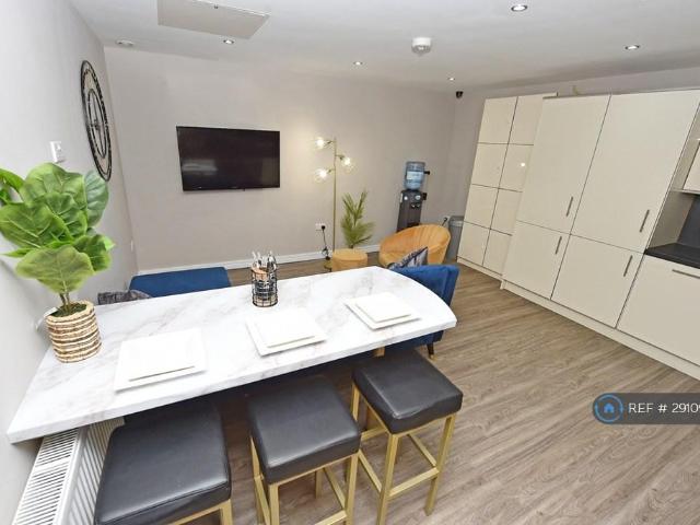 House for rent in Roby Mill, Lancashire