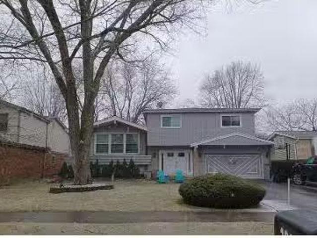House for sale in Glenview
