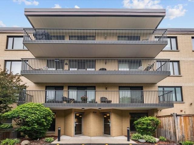 Condo for sale in Highland Park
