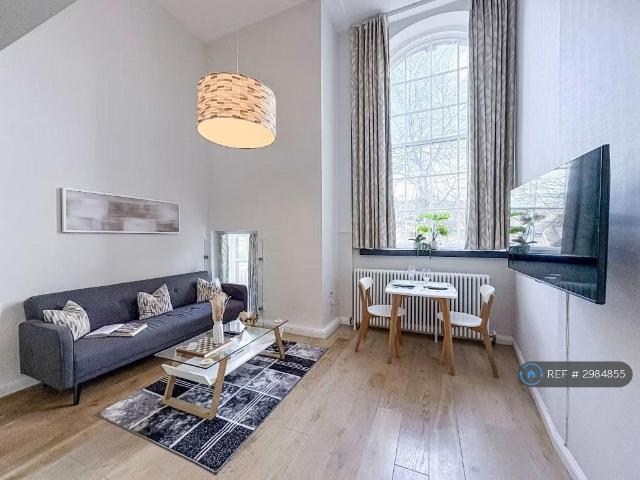 Apartment for rent in Powderhall, Broughton
