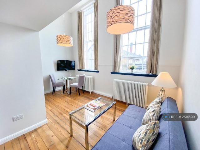 Apartment for rent in Powderhall, Broughton