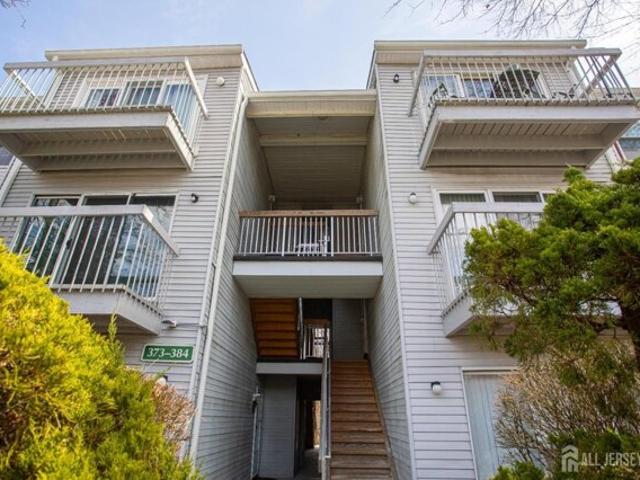 Condo for sale in East Brunswick