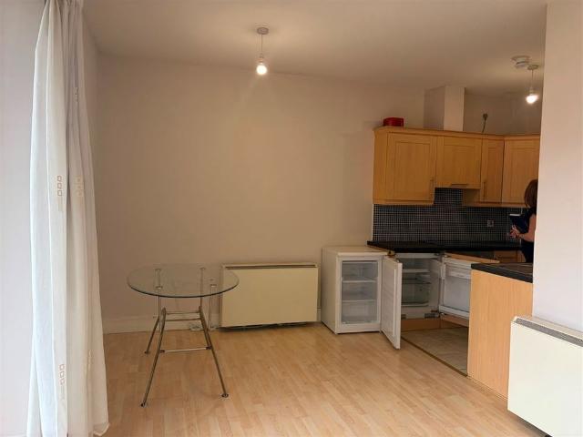 Apartment to rent in Bluebell, North Tipperary