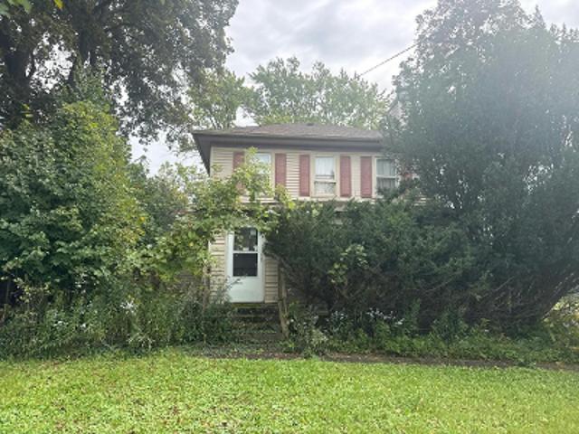 House for sale in Woodstock, McHenry County