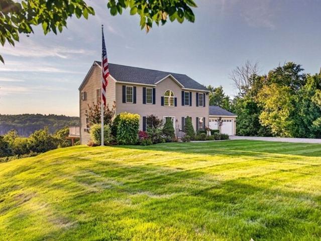 House for sale in North Oxford, Massachusetts