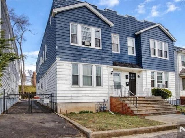 House for sale in East Orange, Essex County