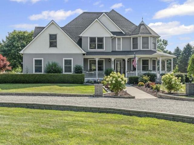 House for sale in Algonac